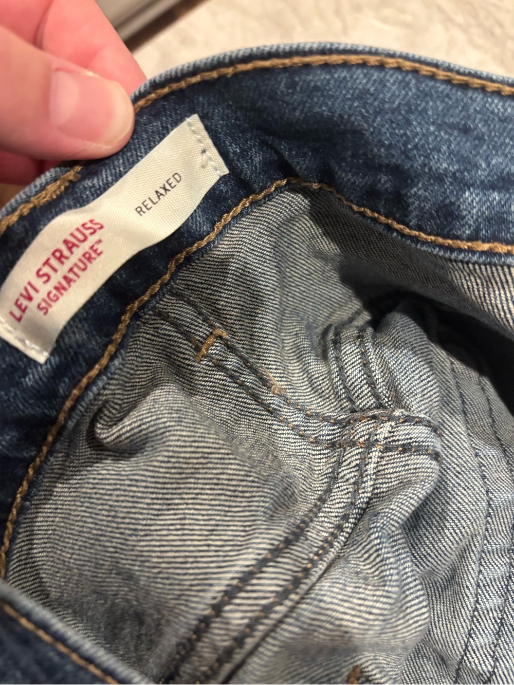 Levi's Relaxed High-Rise Women's Light Blue Jeans - Picture 2 of 4